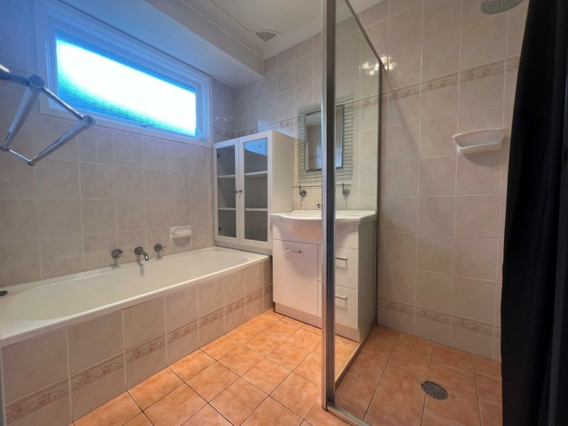 17 Lowe Crescent, Elderslie NSW 2570