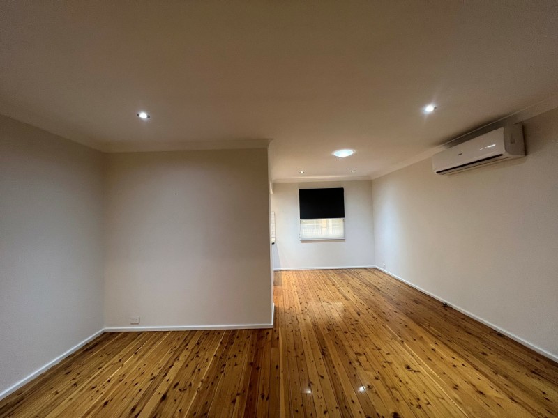 17 Lowe Crescent, Elderslie NSW 2570