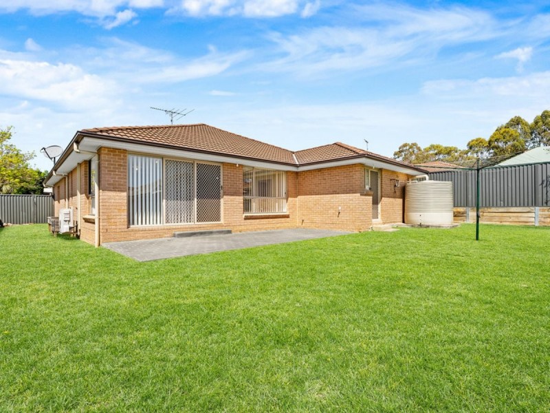 6 Folkes Street, Elderslie NSW 2570