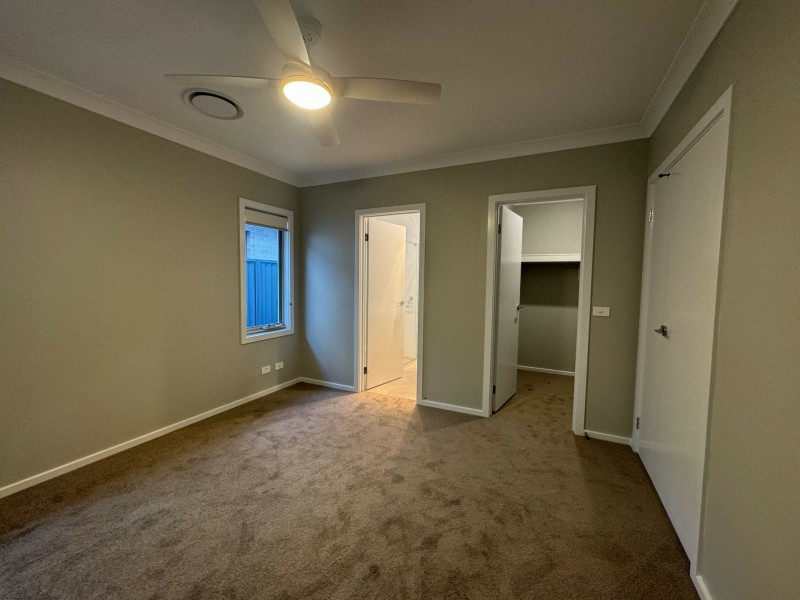 19 Campion Way, Spring Farm NSW 2570