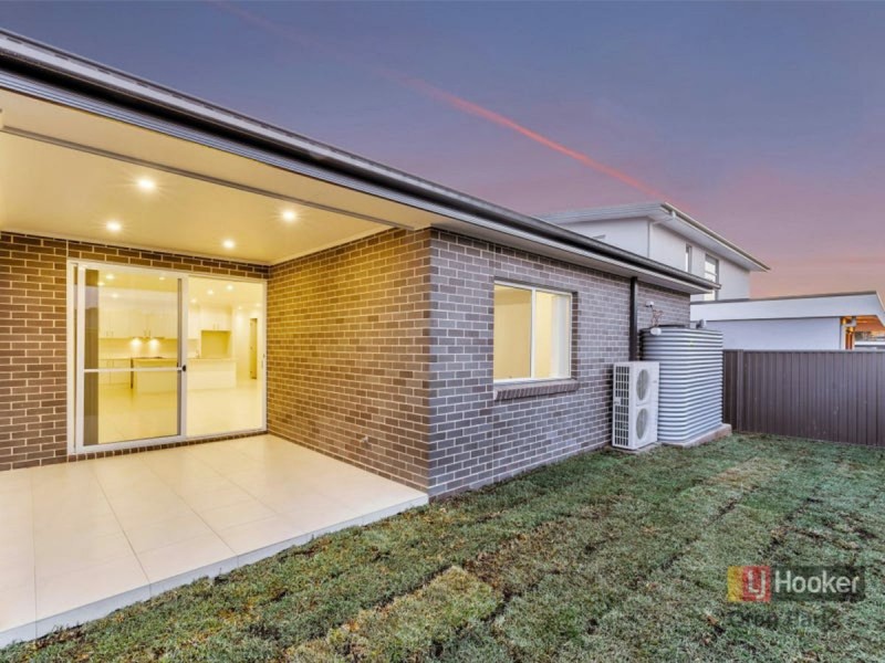 95 Sawsedge Avenue, Denham Court NSW 2565