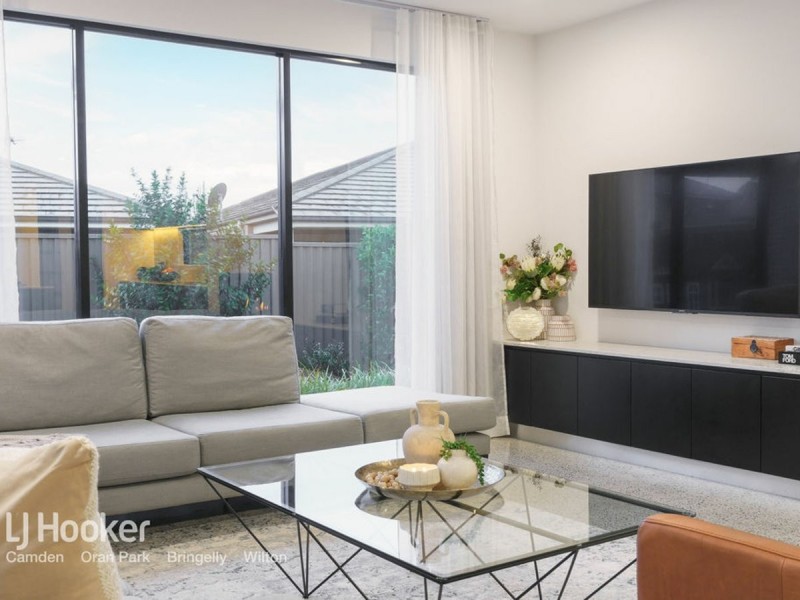 15 Coventry Crescent, Denham Court NSW 2565