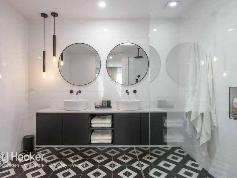 15 Coventry Crescent, Denham Court NSW 2565