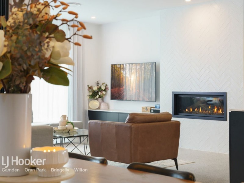 15 Coventry Crescent, Denham Court NSW 2565