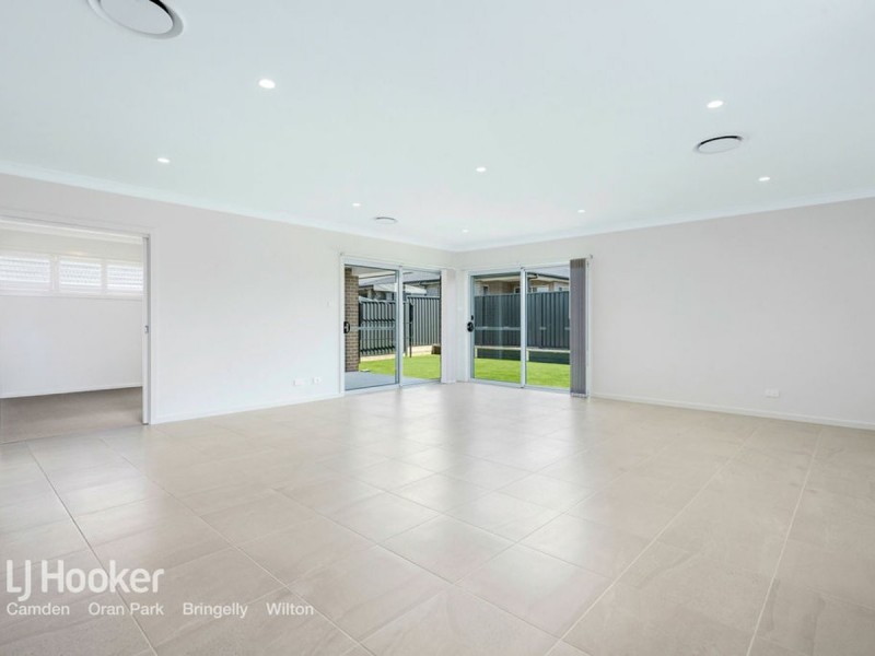 12 Dulcimere Street, Tahmoor NSW 2573