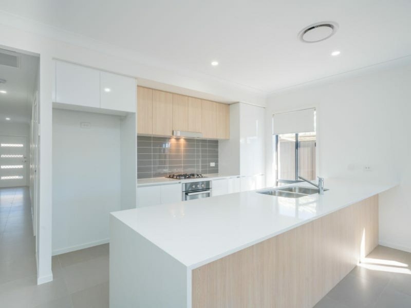 9 Goodluck Circuit, Cobbitty NSW 2570