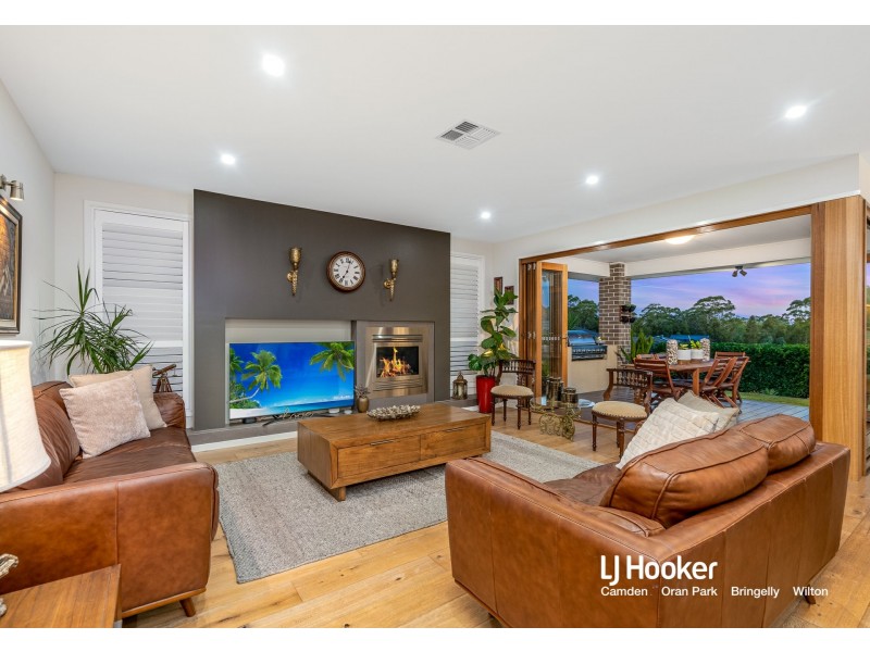 33 Donahue Circuit, Harrington Park NSW 2567