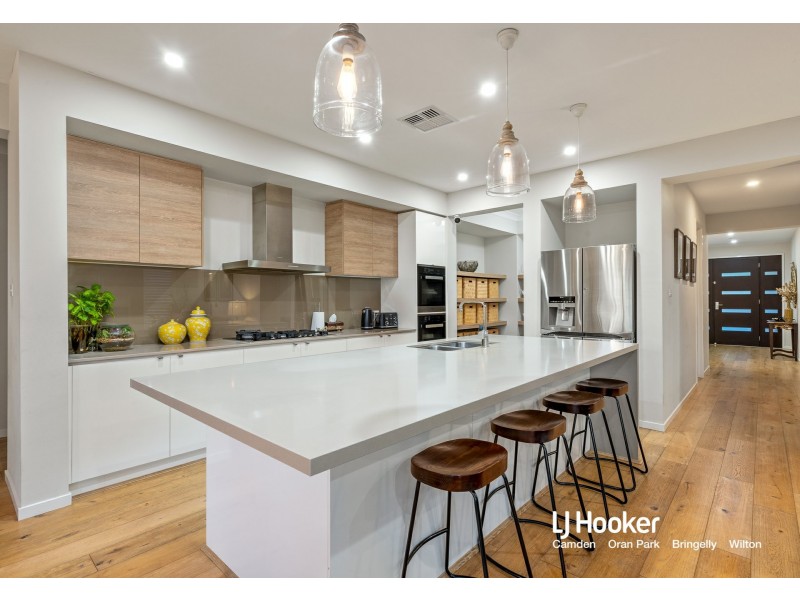 33 Donahue Circuit, Harrington Park NSW 2567