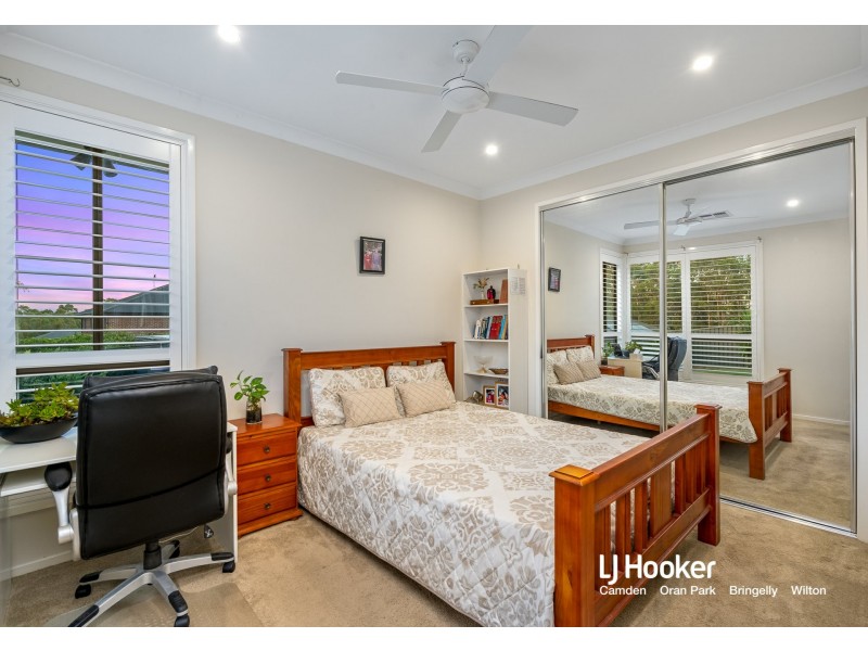 33 Donahue Circuit, Harrington Park NSW 2567