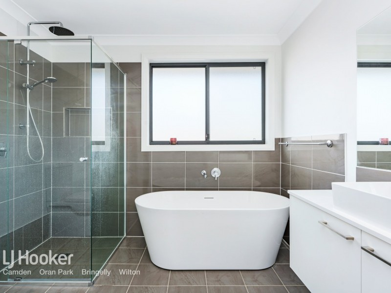 32 Fuyu Street, Cobbitty NSW 2570