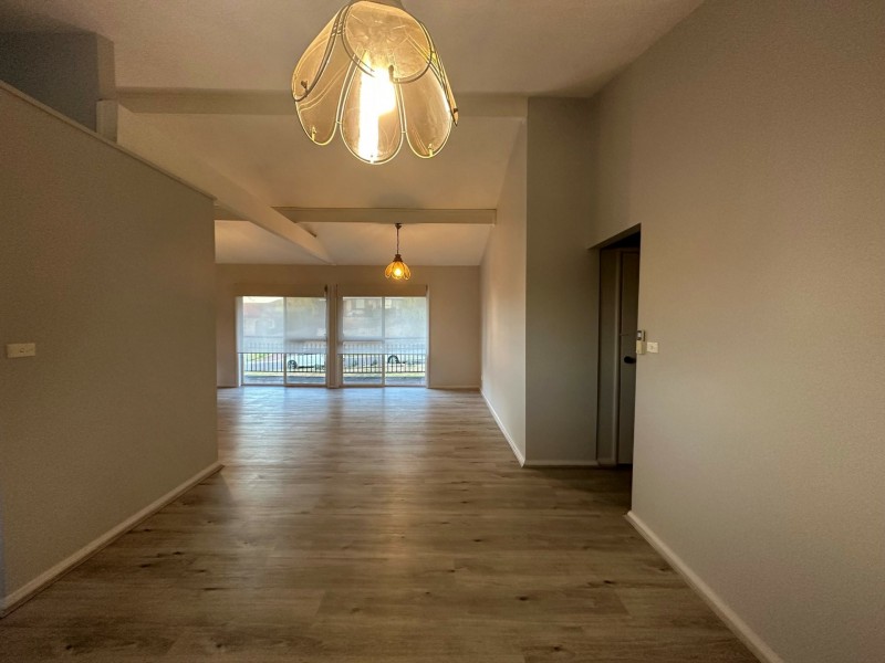 17 Peridot Close, Eagle Vale NSW 2558