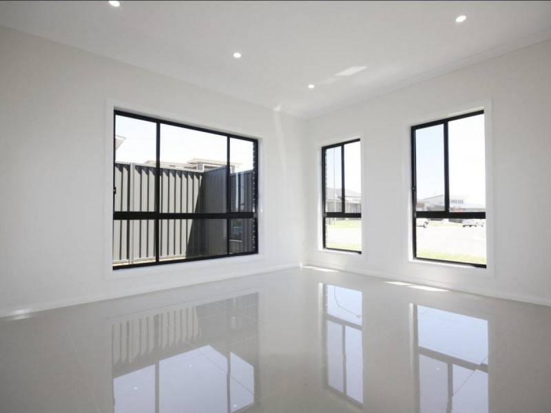 83 Mckenzie Boulevard, Gregory Hills NSW 2557