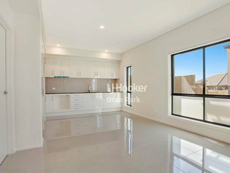 231 South Circuit, Oran Park NSW 2570