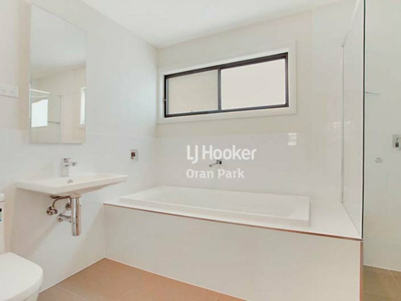 231 South Circuit, Oran Park NSW 2570