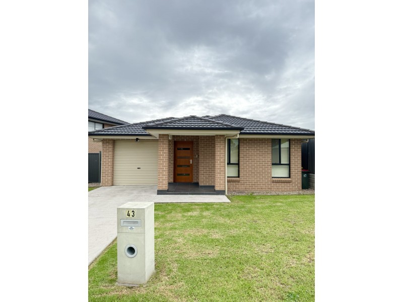 43 Bluebell Crescent, Spring Farm NSW 2570