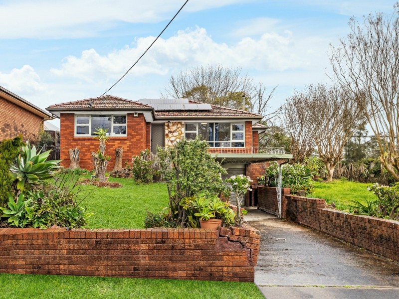 1 Foreman Street, Glenfield NSW 2167