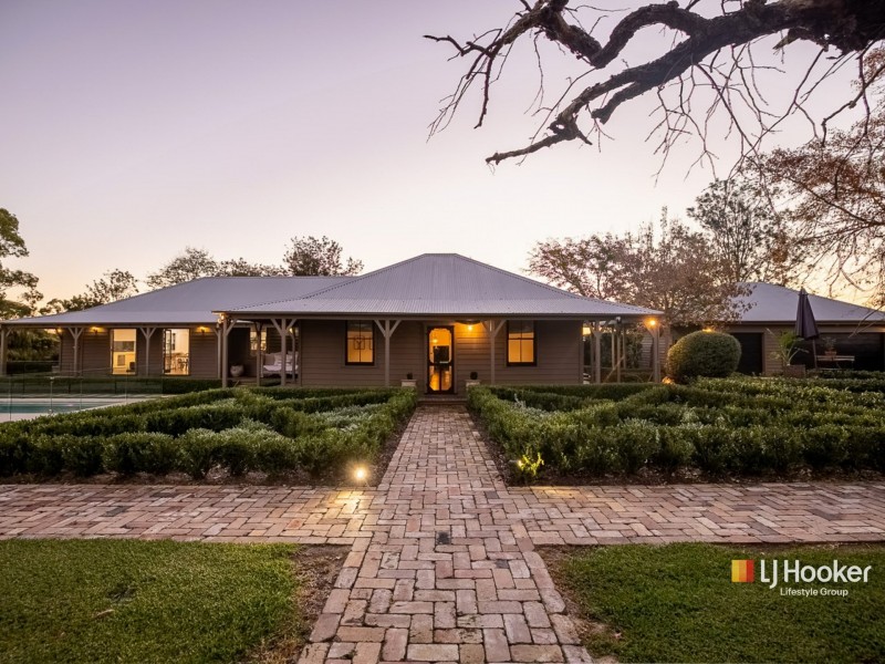 30 Mount View Close, Razorback NSW 2571