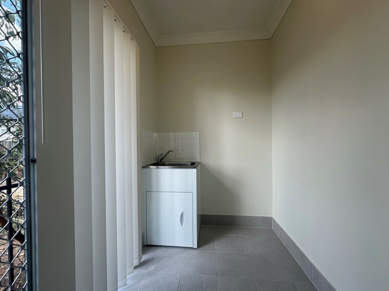 8 Agnes Place, Thirlmere NSW 2572