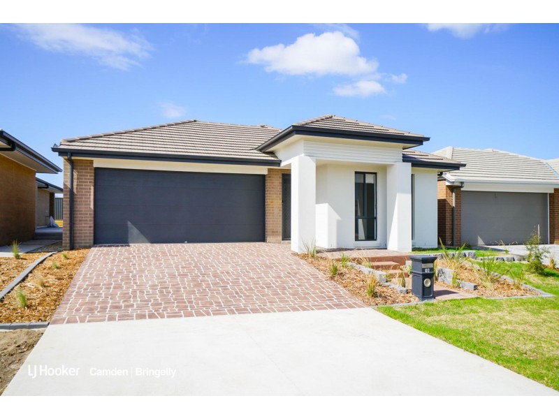 10 Goodluck Circuit, Cobbitty NSW 2570