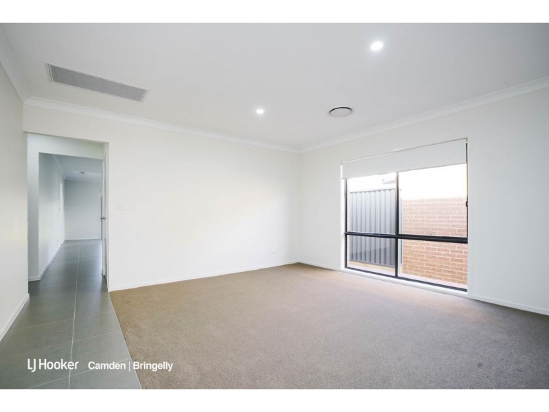 10 Goodluck Circuit, Cobbitty NSW 2570