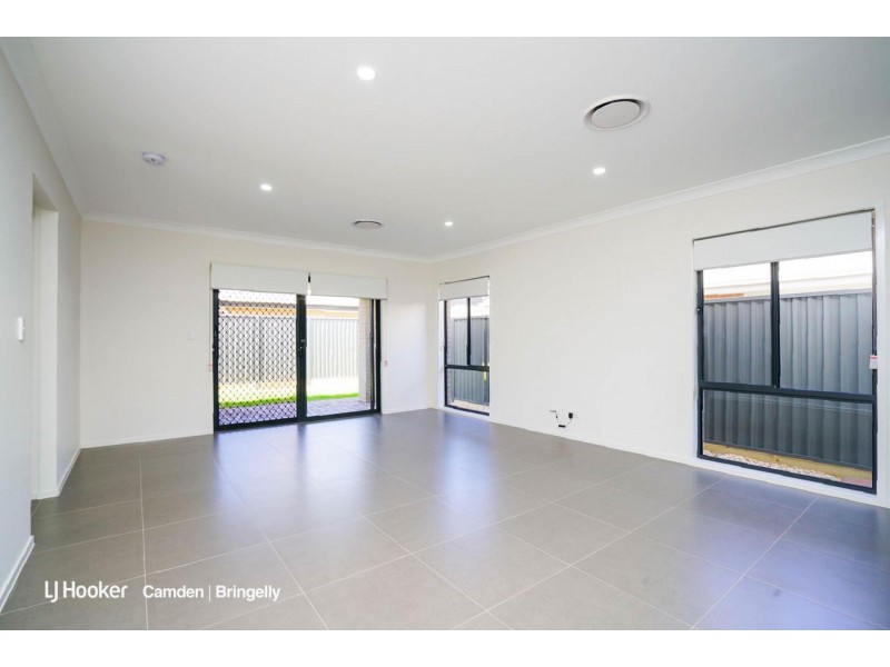 10 Goodluck Circuit, Cobbitty NSW 2570