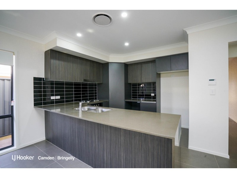 10 Goodluck Circuit, Cobbitty NSW 2570