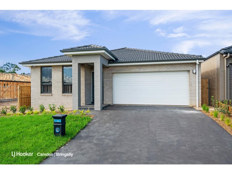 16 Booth St, Gregory Hills NSW 2557