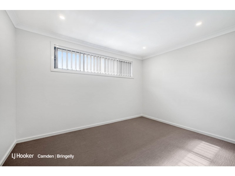 16 Booth St, Gregory Hills NSW 2557