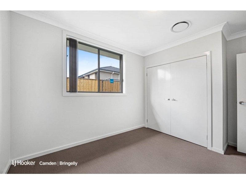 16 Booth St, Gregory Hills NSW 2557