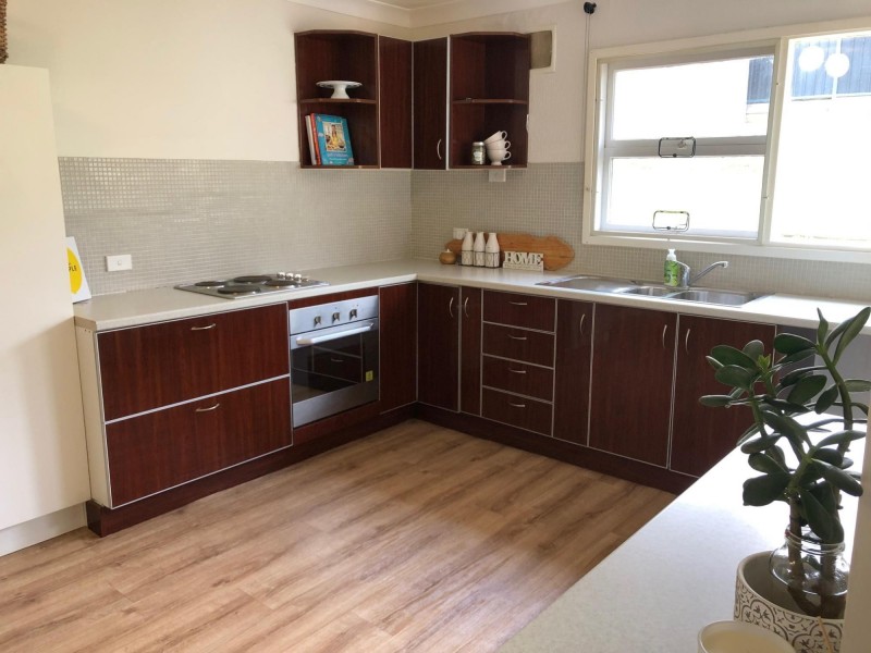 16 Lawn Ave, Bradbury NSW 2560
