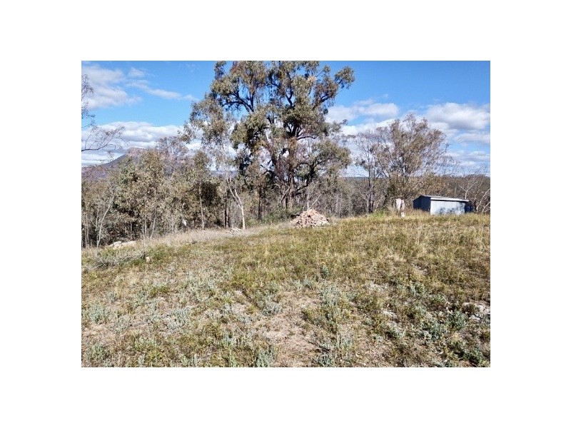 86 Pinegrove Rd, Capertee NSW 2846