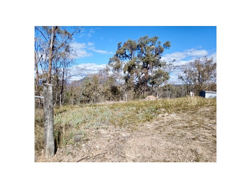 86 Pinegrove Rd, Capertee NSW 2846
