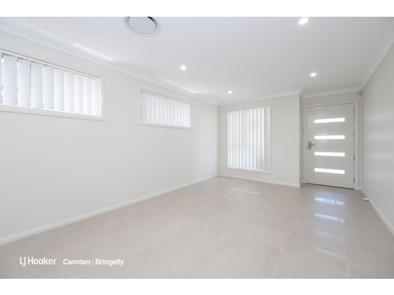 21 Greenberg St, Spring Farm NSW 2570