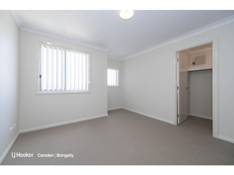 21 Greenberg St, Spring Farm NSW 2570