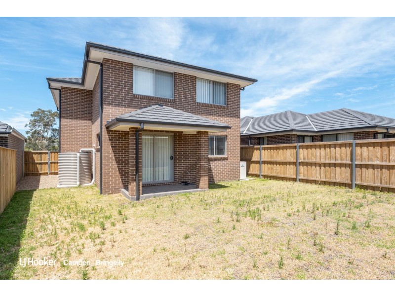 21 Greenberg St, Spring Farm NSW 2570
