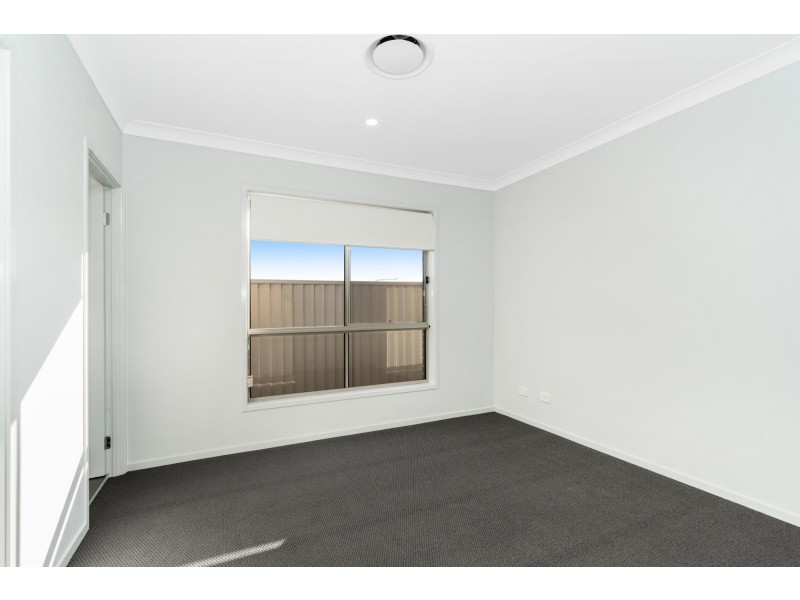 33 Barrett Street, Gregory Hills NSW 2557
