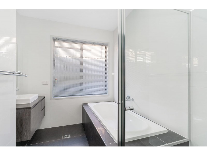 33 Barrett Street, Gregory Hills NSW 2557