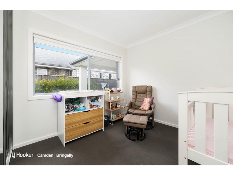 6 Jamestown Avenue, Denham Court NSW 2565