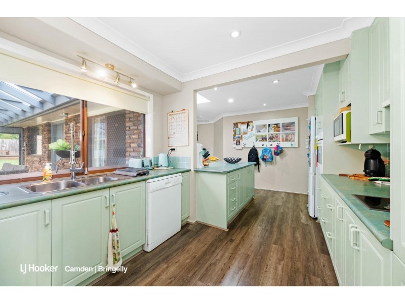 14 Merriman Close, Elderslie NSW 2570