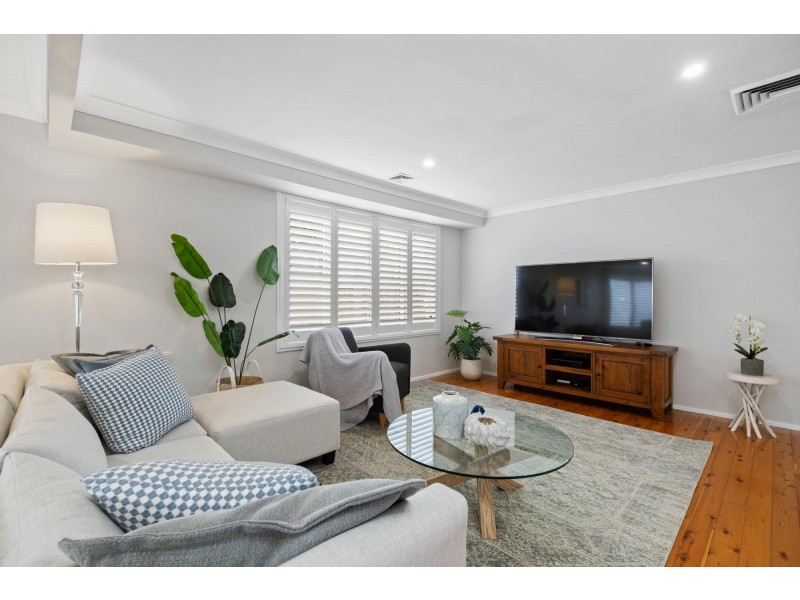 867A Henry Lawson Drive, Picnic Point NSW 2213