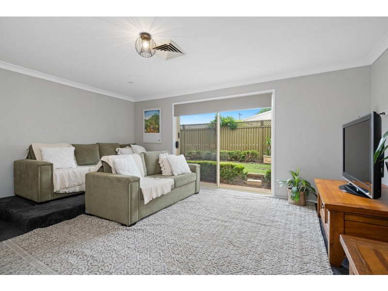 867A Henry Lawson Drive, Picnic Point NSW 2213