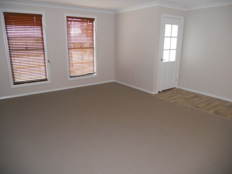 4a John Street, The Oaks NSW 2570