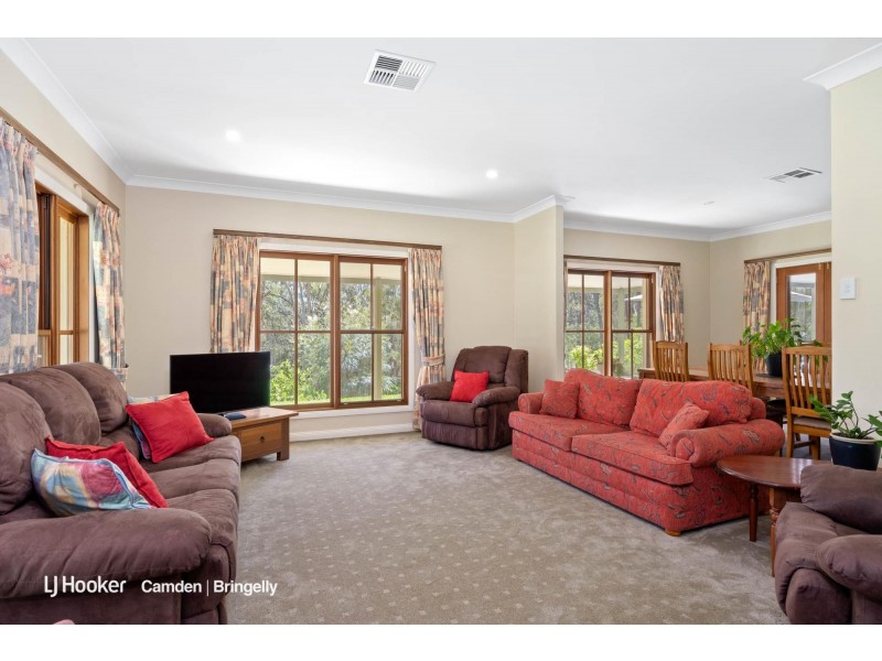 2505 Silverdale Road, Wallacia NSW 2745