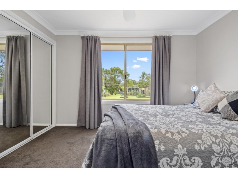 39 Blaxland Avenue, Luddenham NSW 2745