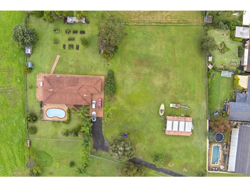 39 Blaxland Avenue, Luddenham NSW 2745