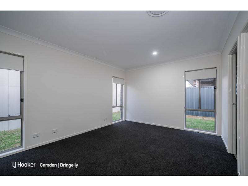 35 Goodluck Circuit, Cobbitty NSW 2570