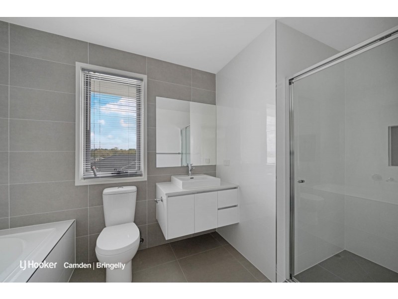 40 Battam Road, Gregory Hills NSW 2557