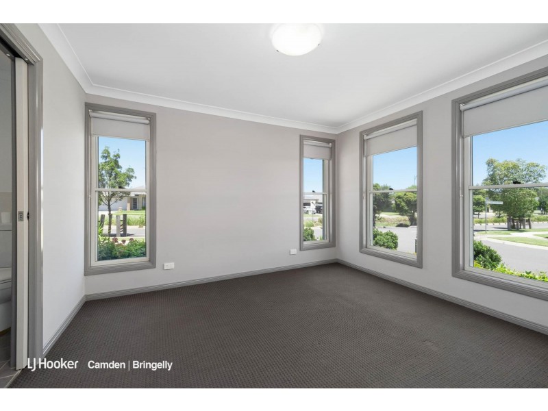 29 Easton Avenue, Spring Farm NSW 2570