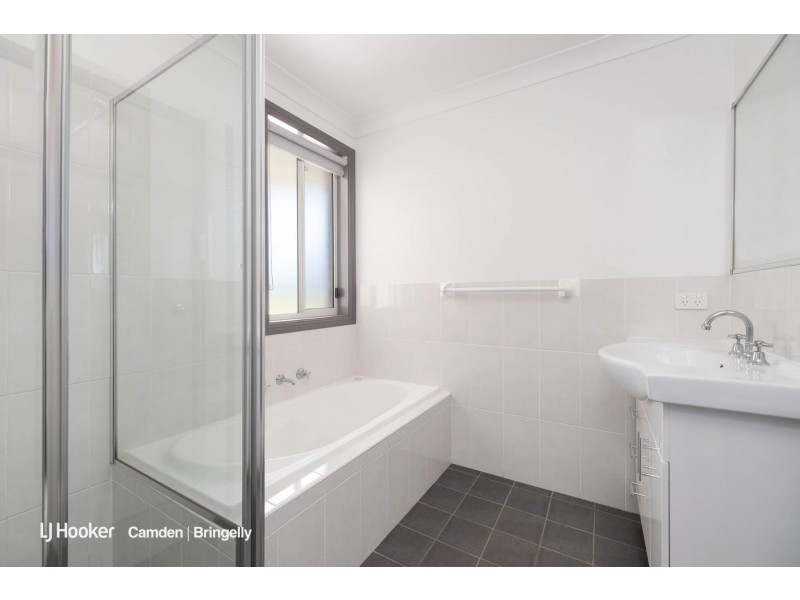 29 Easton Avenue, Spring Farm NSW 2570