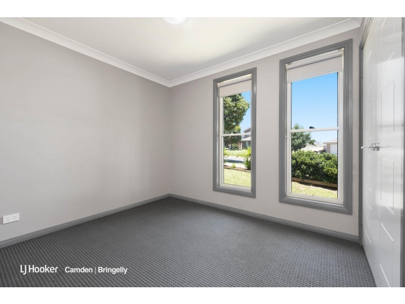29 Easton Avenue, Spring Farm NSW 2570